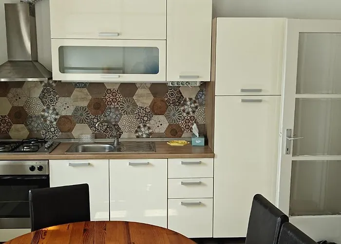 Calla 3 Apartment-main Square,in The Shooping Center - Parking Slot With Securiti And Video * Szkopje